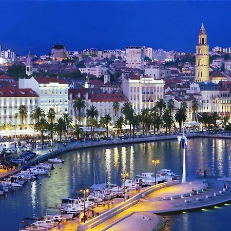 Nada In The Center Of Апартаменты *