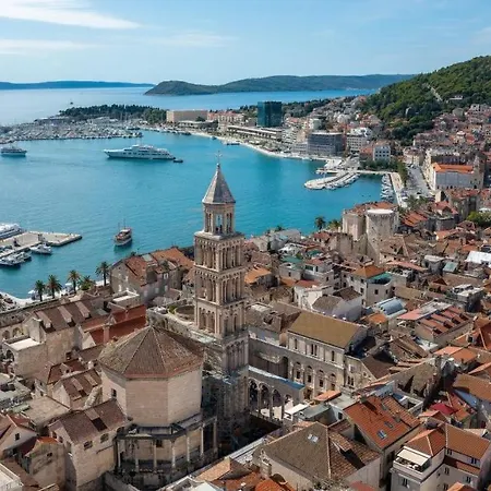 Nada In The Center Of Apartamento