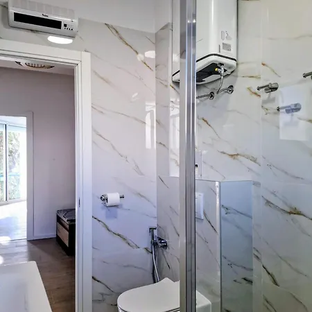 Nada In The Center Of