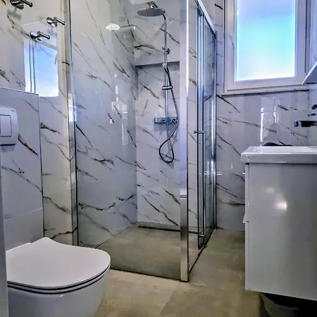 Nada In The Center Of * Split