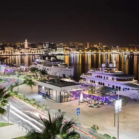 Nada In The Center Of *