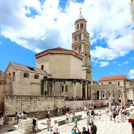 Nada In The Center Of Apartamento *