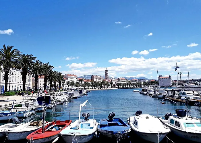 Nada In The Center Of Apartment