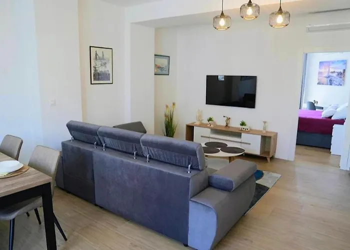 Nada In The Center Of Apartment